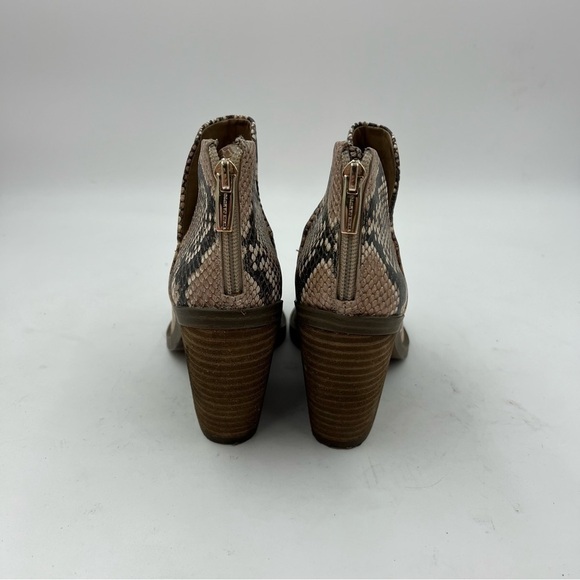 Vince Camuto Leather Snake Print Gigietta Ankle Bootie Size 5.5 - Picture 6 of 11